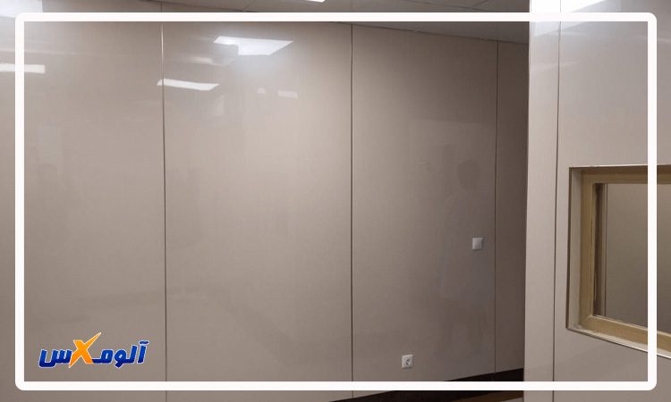 مقایسه دیوارپوشهای PVC و پانلهای آلومینیوم کامپوزیت برای فضاهای داخلی